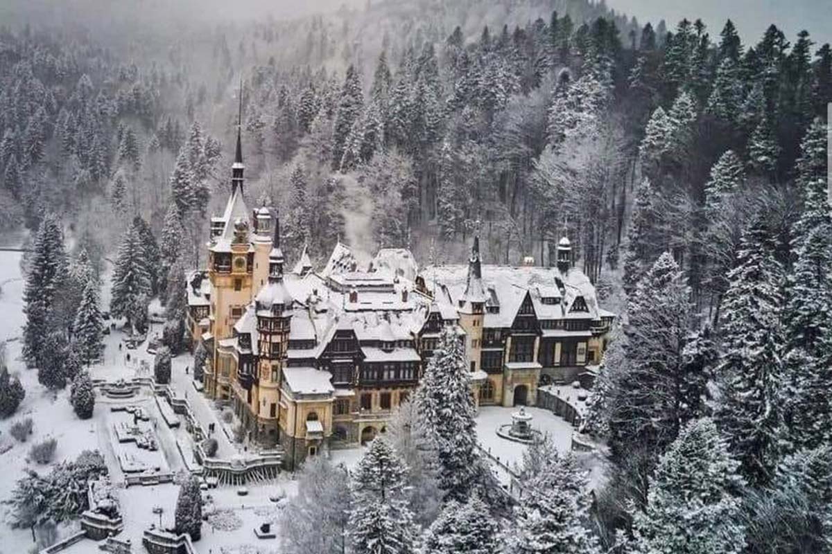 Schloss Peleș im Winter