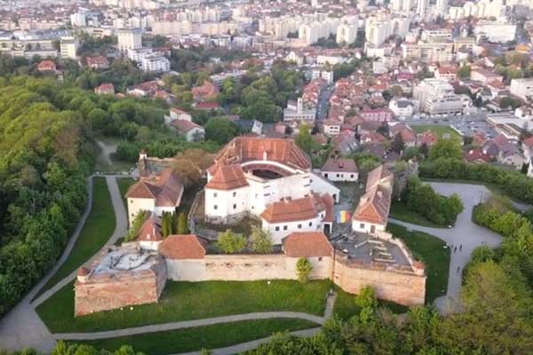 0a1lfmbi1y1o5vofsc5axz8kcmocd7