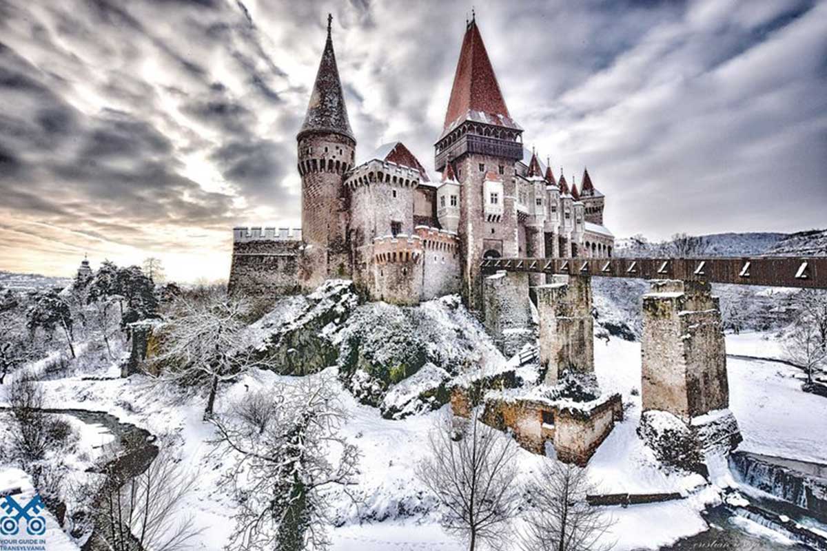 Burg Corvin im Winter | Stadt / Landkreis Hunedoara