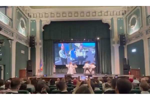 9a217zujyj57cbhdimg8bak5rogz0m