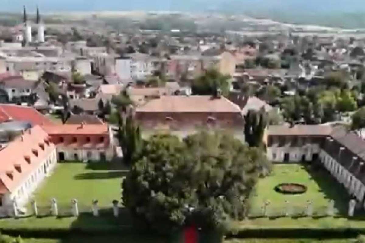 Sibiu: Palatul Brukenthal din Avrig, la aproximativ 30 km (sud-)est de Sibiu / Hermannstadt