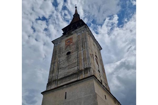 The fortified church in Feldioara (Marienburg in German), Brașov County, was built in the 13th century 😍