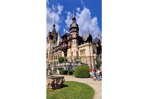 Castelul Peleș, județul Sinaia, în Valea Prahovei