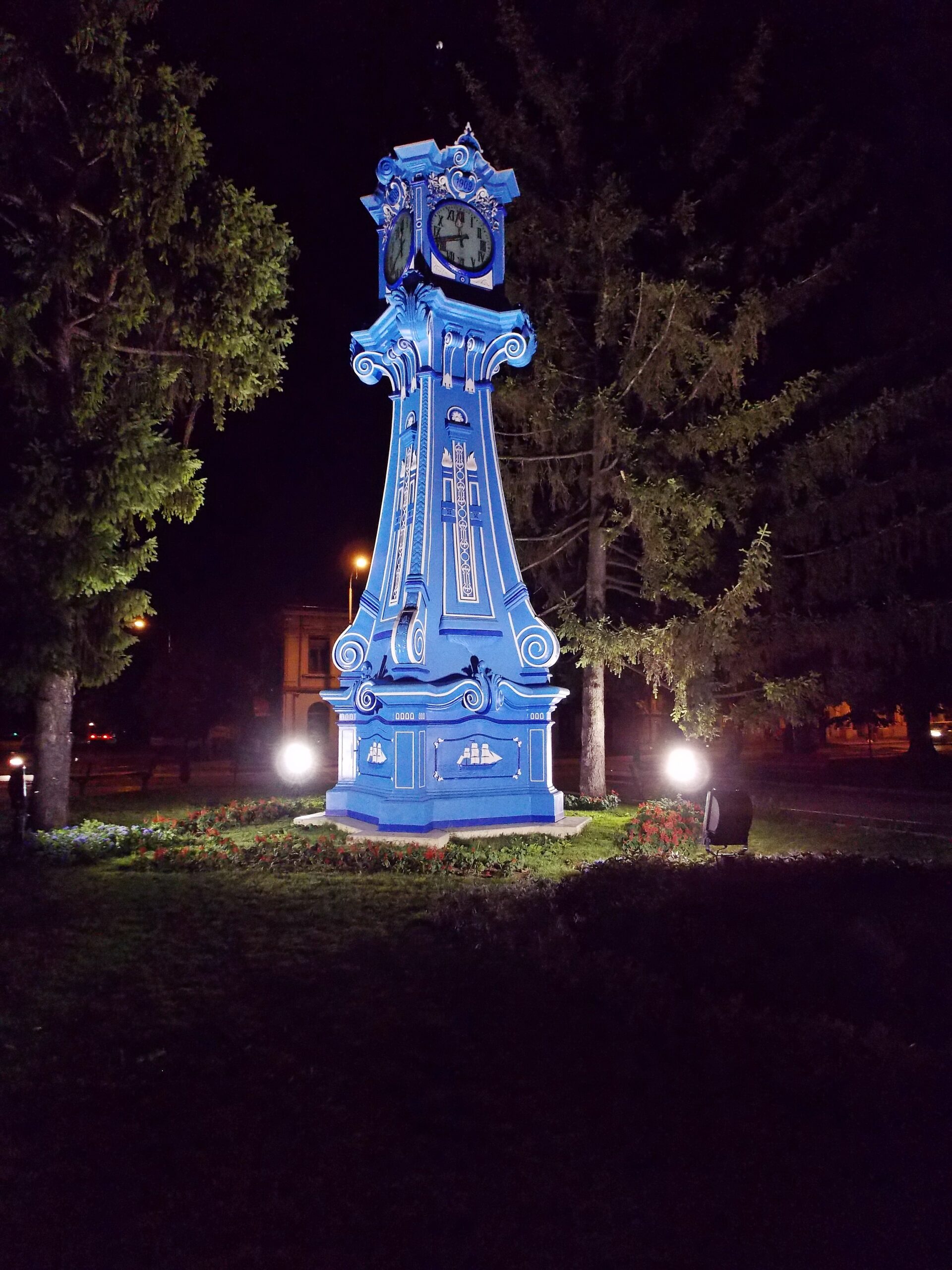 Ceasul_din_Piata_Traian-scaled