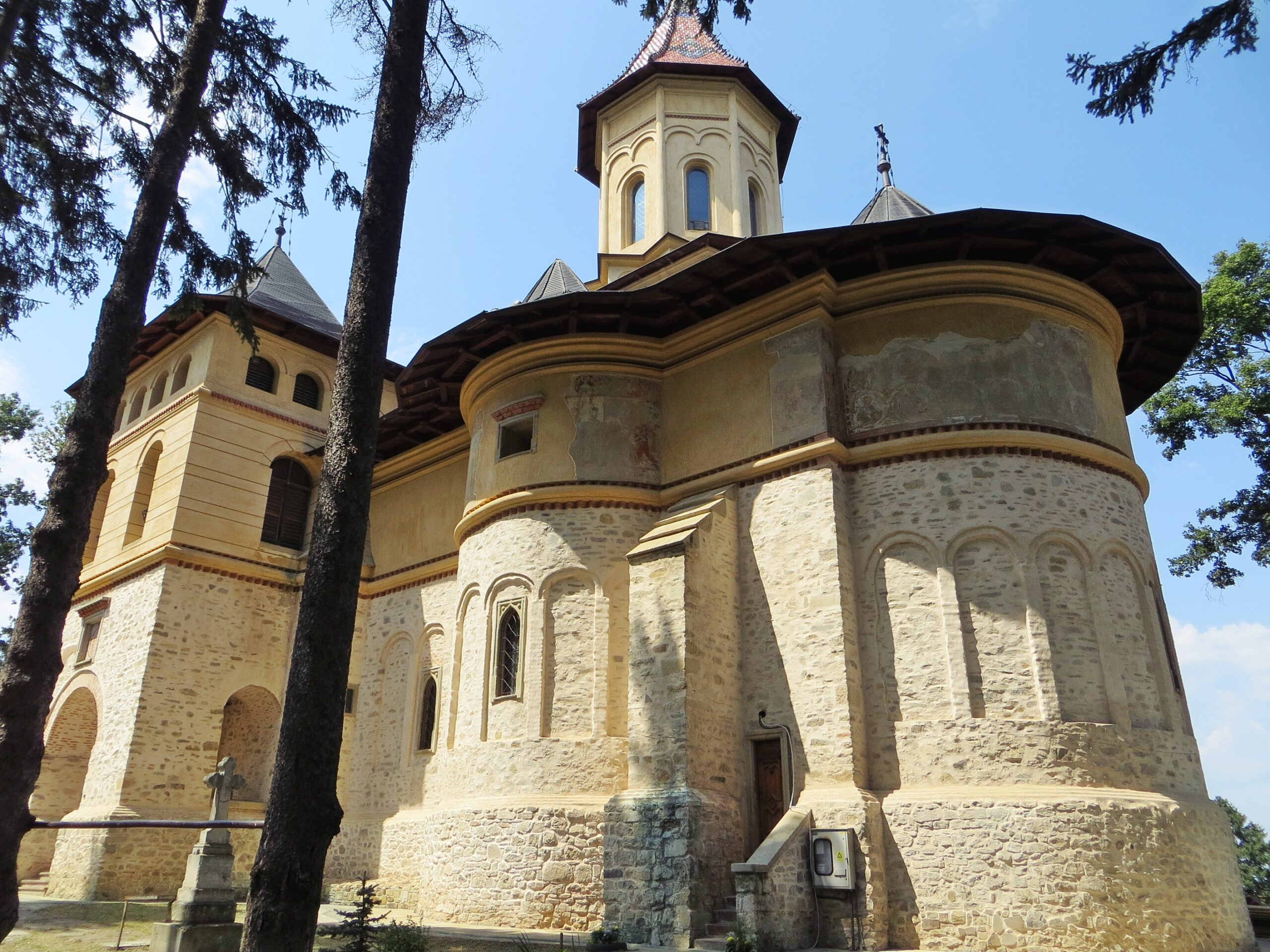 Biserica_Mirauti-1-scaled