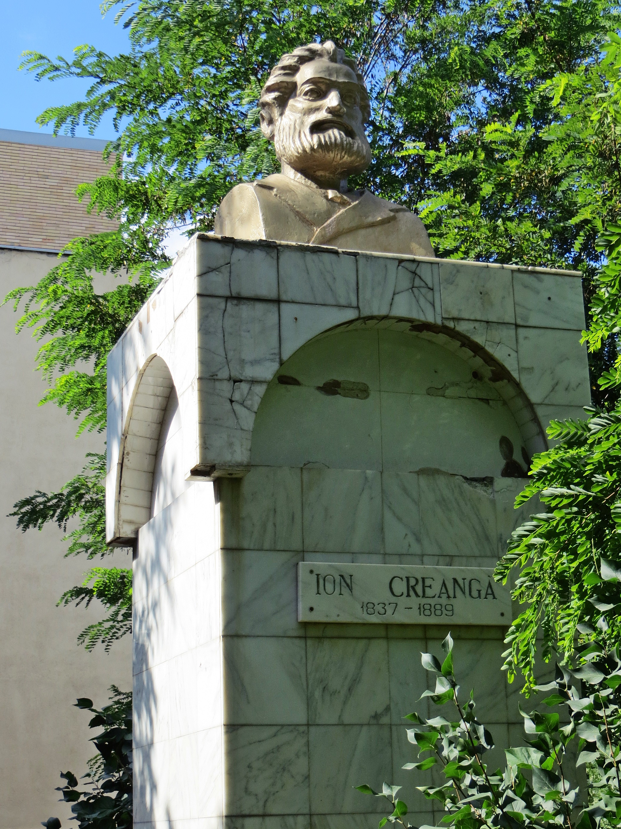 Bustul lui Ion Creanga