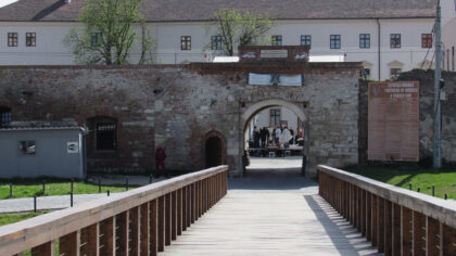 cetatea-orade1-1-420x236