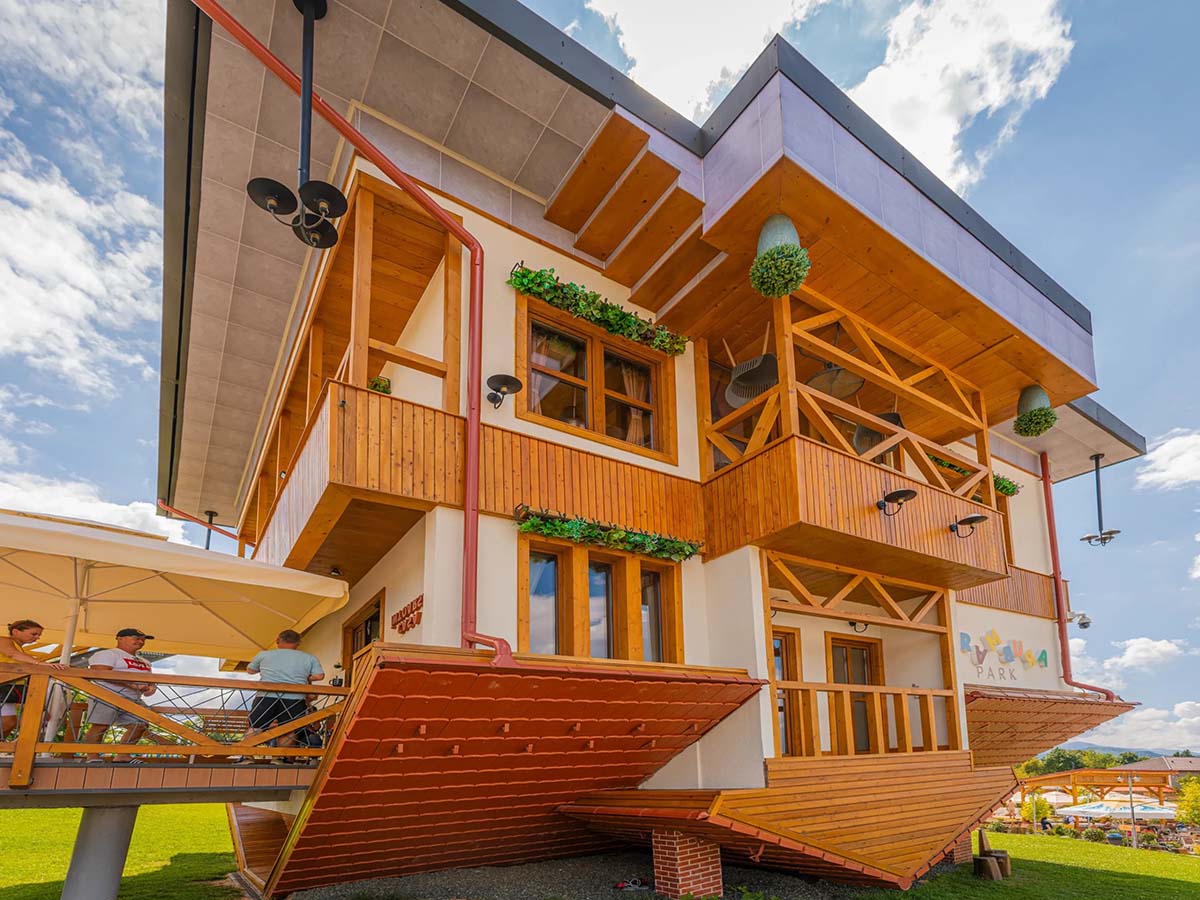 Brambura-Park-Casa-Intoarsa-1