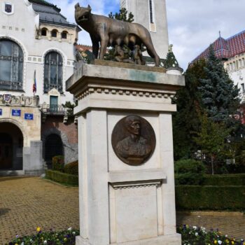 Verwaltungspalast1-350x350