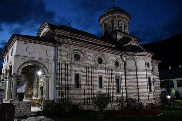 manastirea-cozia