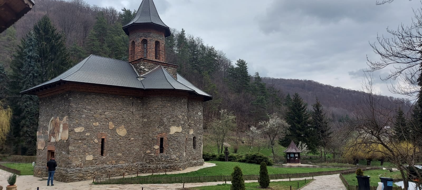 manastirea_prislop2