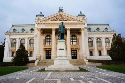 theater-iasi-1-1-420x280
