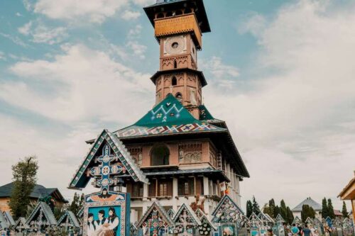 froehlicher-friedhof-sapanta-02-500x333