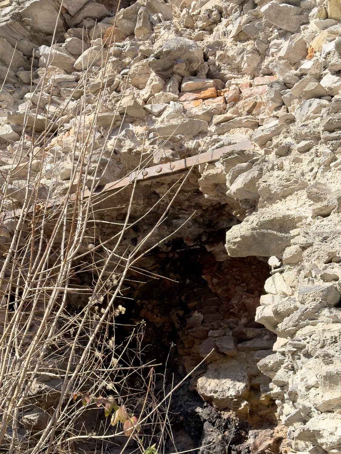 CUPTORUL-DE-FIER-MONEASA-4