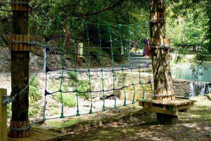 PARCUL-DE-AVENTURA-MONEASA-4-420x280