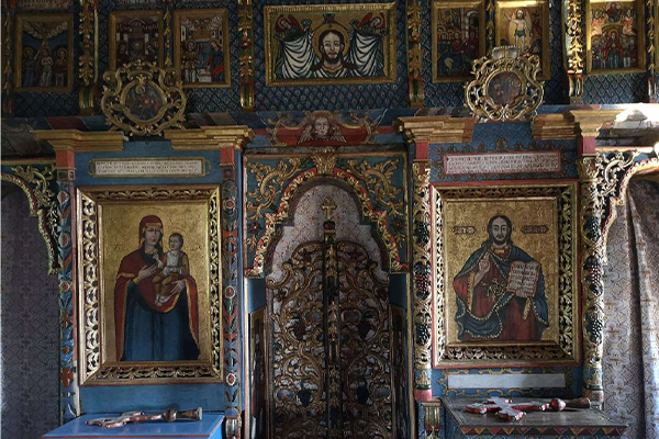 plopis-wooden-church